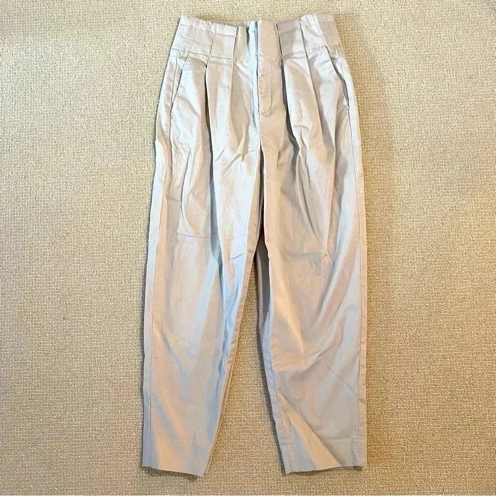 Banana Republic Light Beige Cropped Pleated Ankle Pants